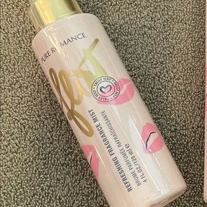 Flirt refreshing body spray